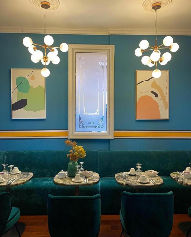 Hotel Restaurant Christophe Colomb Calvi  Exterior photo