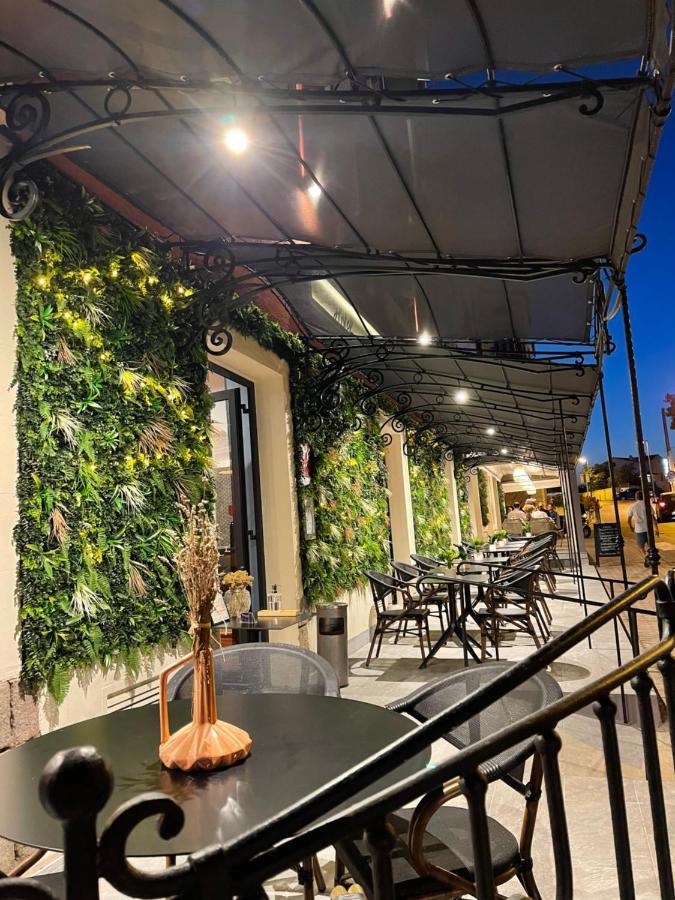 Hotel Restaurant Christophe Colomb Calvi  Exterior photo